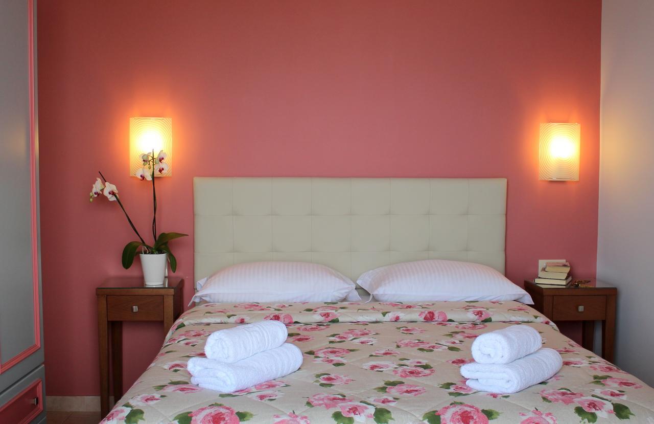 Amaryllis Hotel Apartments Tolón Habitación foto